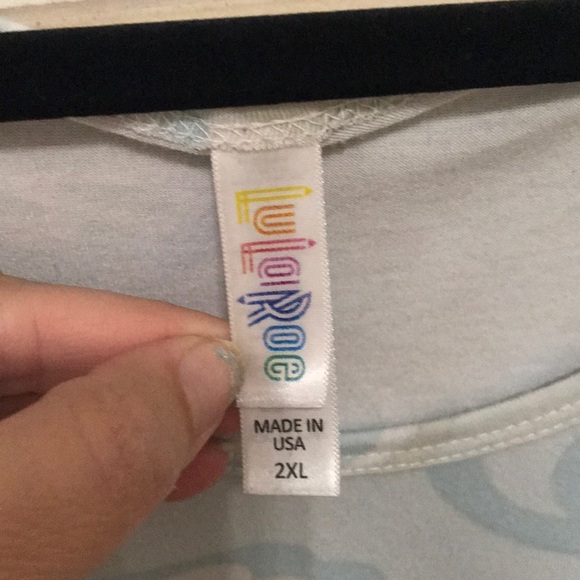 Lularoe Perfect Tee - Picture 2 of 3